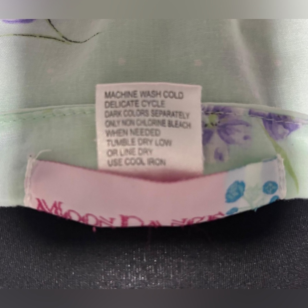 Vintage “Moon Dance” Ethereal Cottagecore Dress
Mint and Lavender Floral - Picture 8 of 9